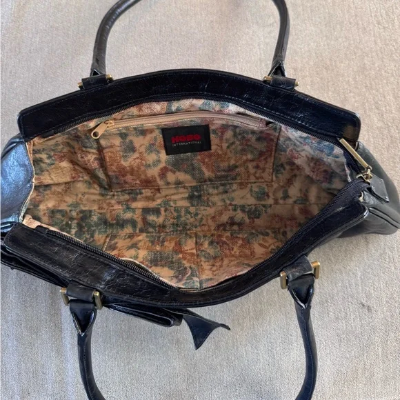 HOBO Black Leather Bow Shoulder Bag - Picture 6 of 8